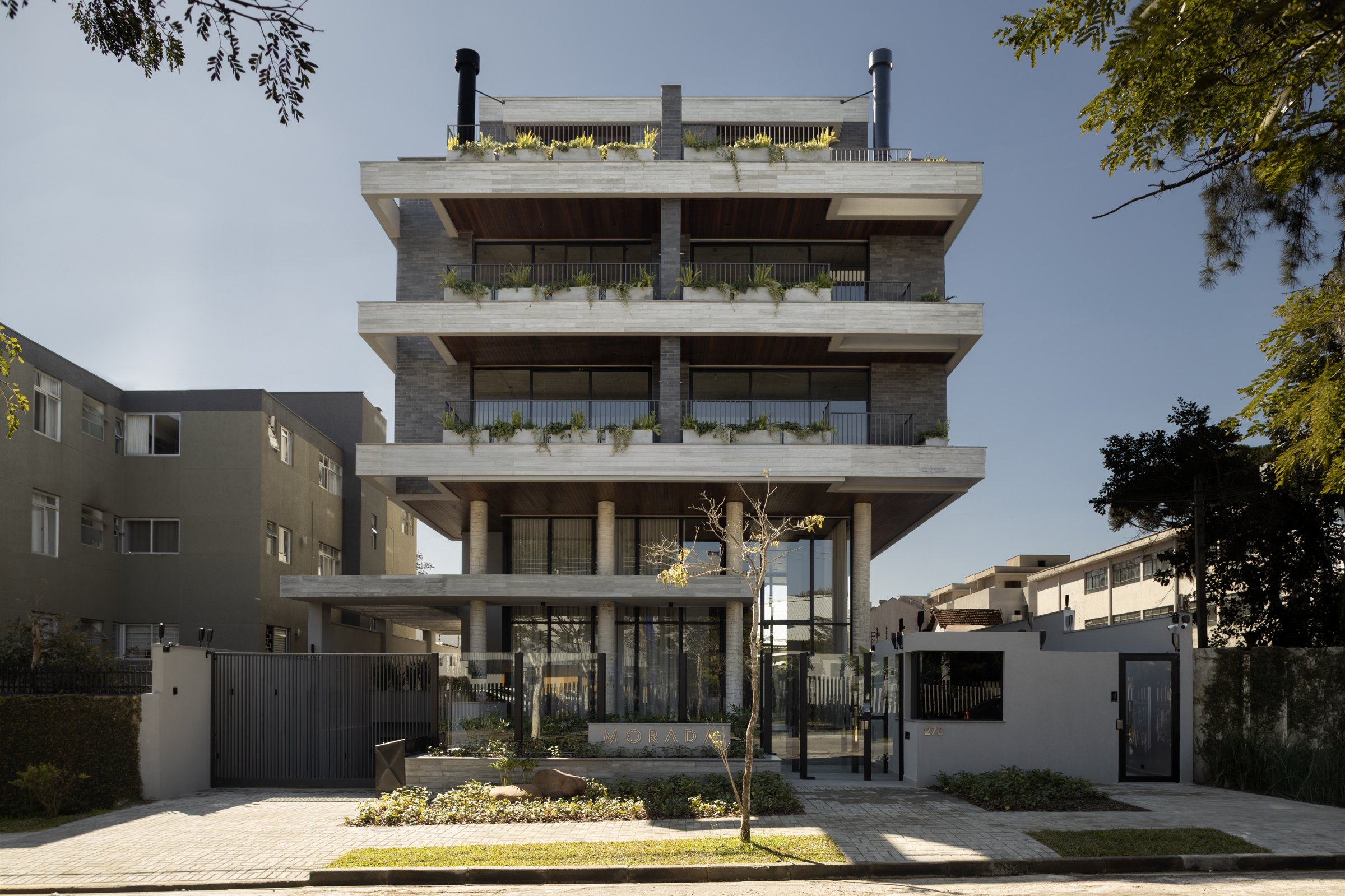Fachada do Ed. Morada em Curitiba
